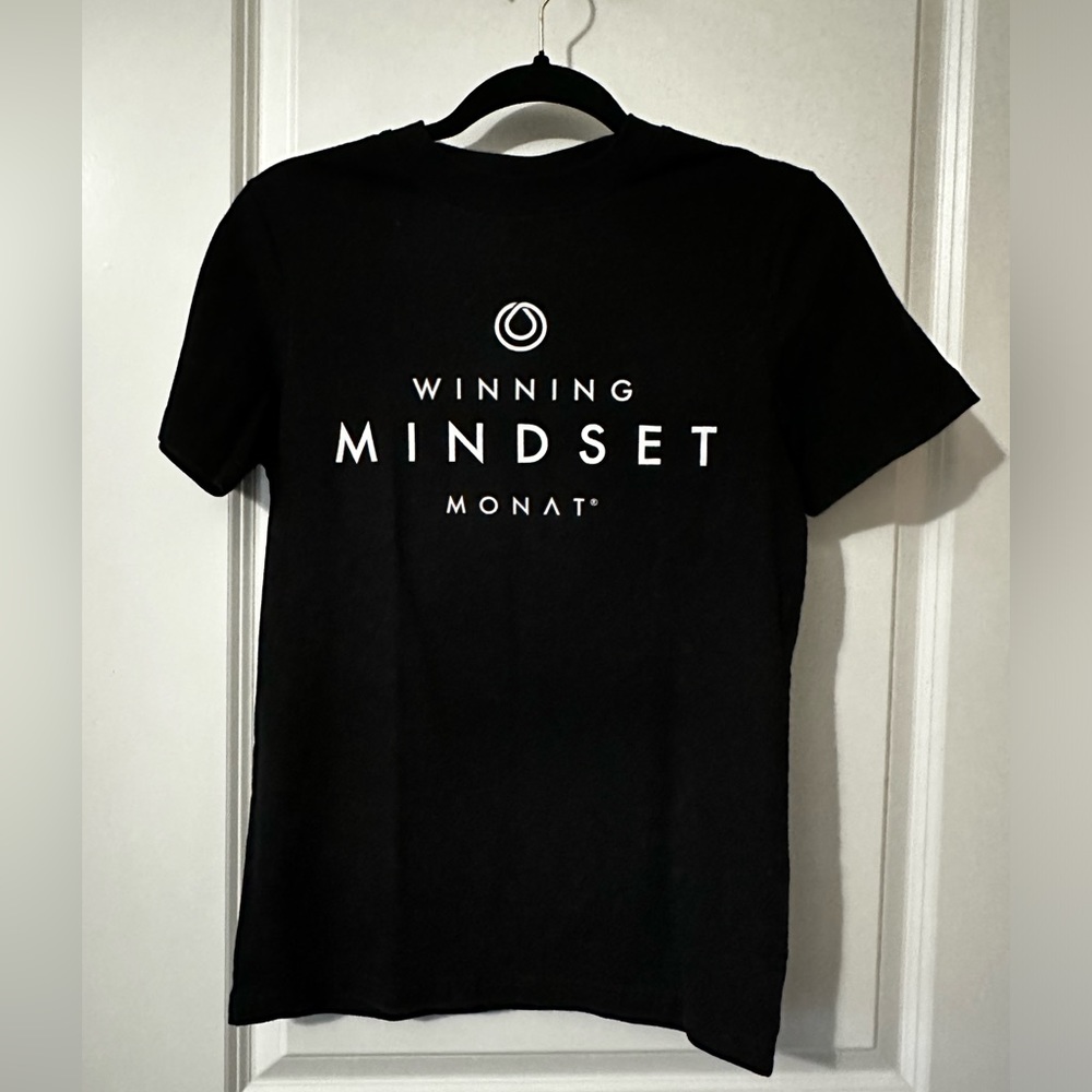 Monat Gear: T- shirt